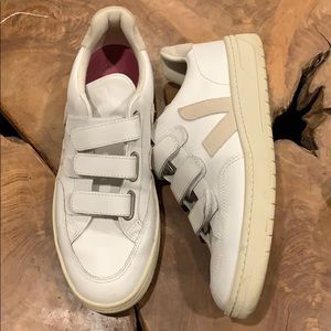 Vera Velcro sneakers size 8
